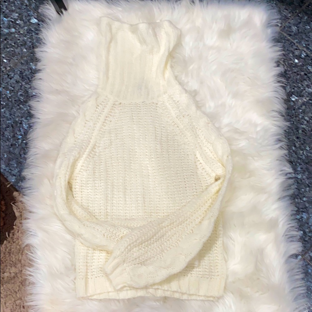 White long sleeve sweater
